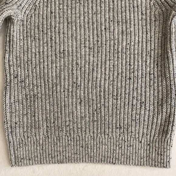 Gap | 2022 Donegal Chunky Rib Knit Wool Blend Crewneck Sweater Light Gray (S) - Picture 15 of 16